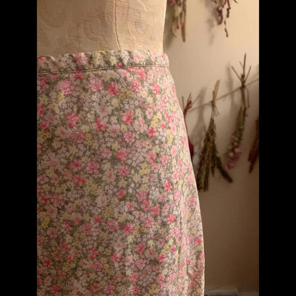 Ditsy Floral Cotton Stretch Gap Skirt - Picture 3 of 9